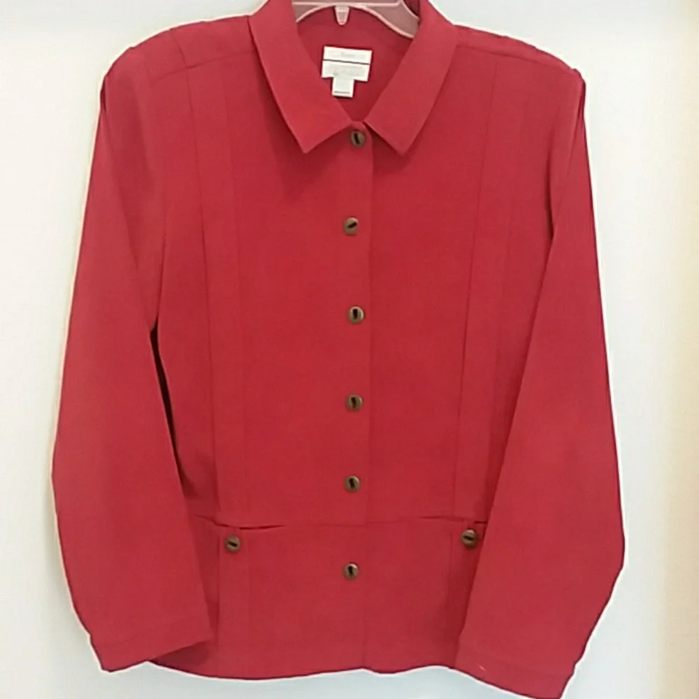 Red jacket... middle‎ photo is accurate color of ja